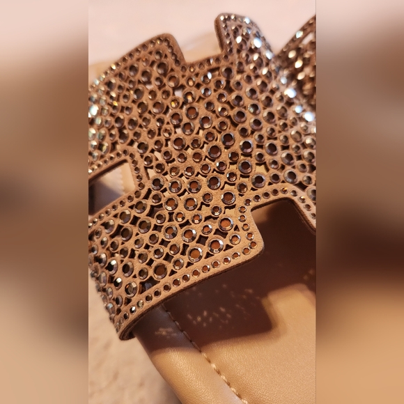 NEW Rhinestone Square Toe Flat Sandals - Picture 6 of 9